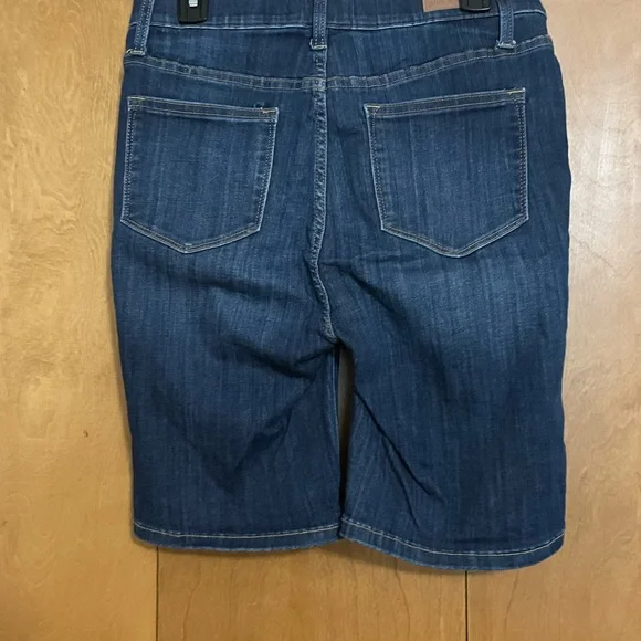 Judy Blue Pull On Denim Bermudas - Picture 2 of 2